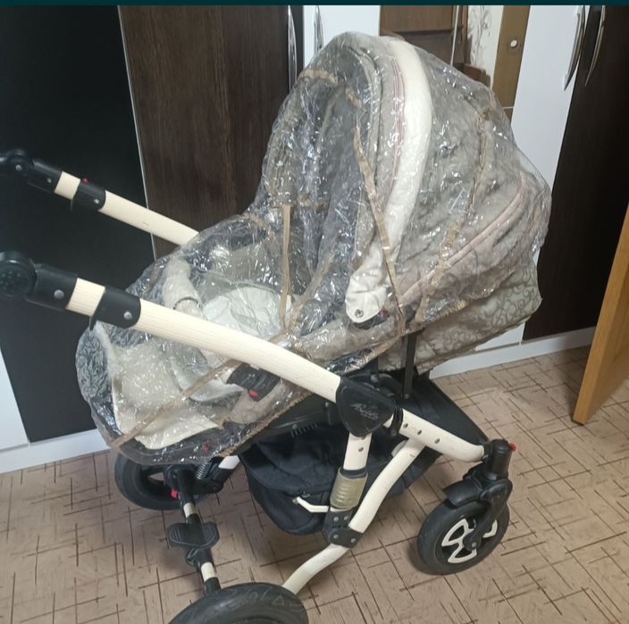 Продам каляску АДАМИКС. 35000