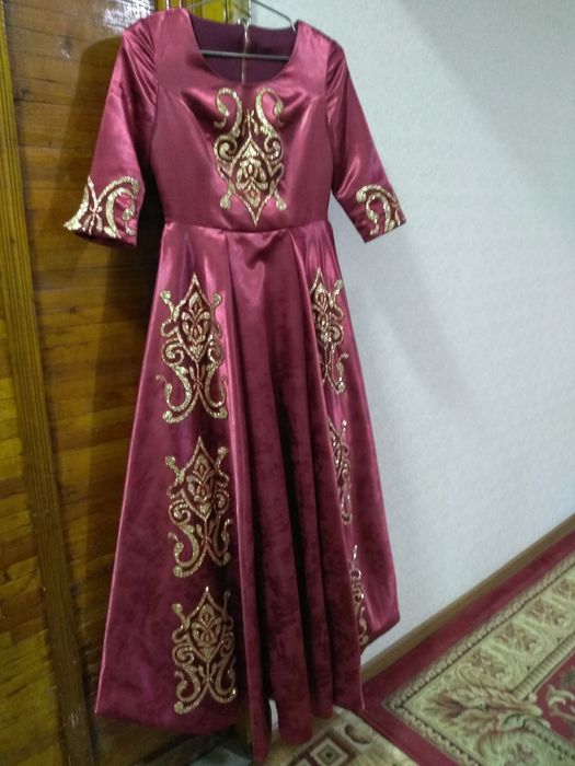 Продам выходное платье