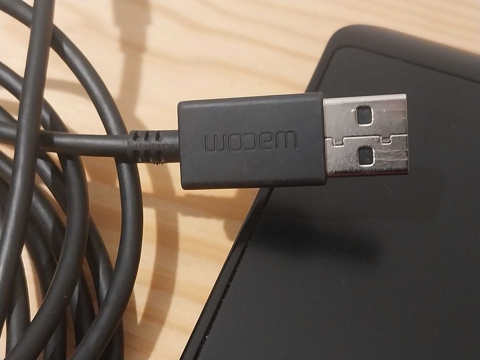 Графичен таблет Wacom Intuos Pro Medium - PTH-660-N