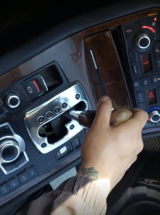 Продам на авторазбор Audi A8