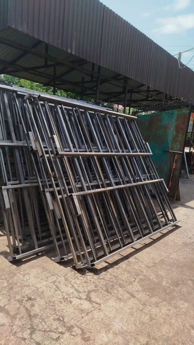 б/у квадратный метал