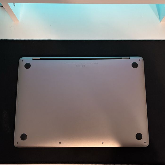 MacBook Pro 13” 2017 – i5, 8GB RAM, 256GB SSD – Baterie nouă