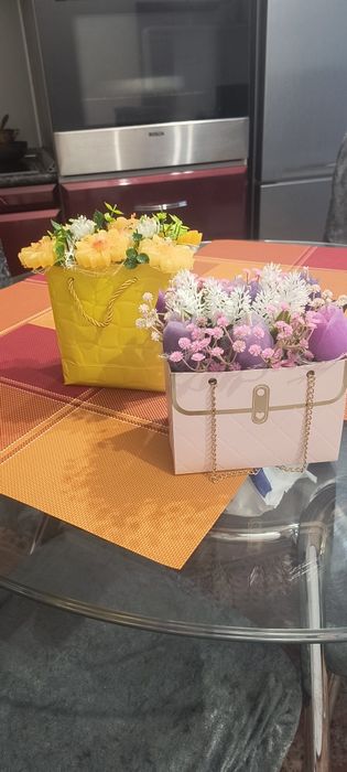 Ръчно изработени букети от свещи