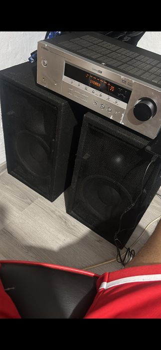 Se vând boxe  bune active