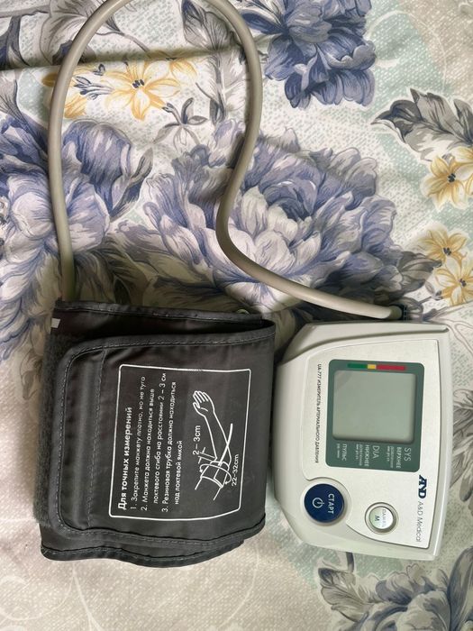 Продам Тонометр в идеальном состоянии