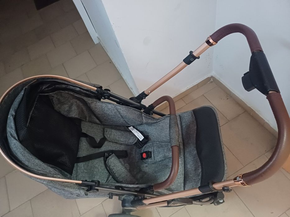 Продам детскую коляску