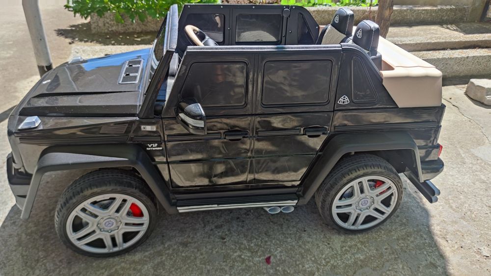 Детска акумулаторна кола Mercedes