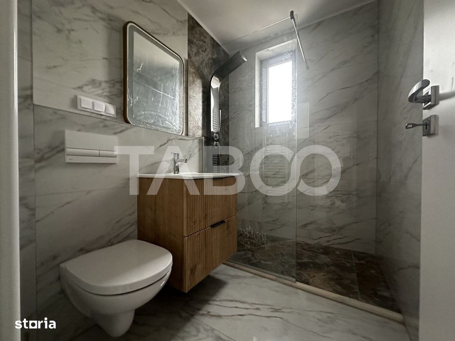 Apartament de vanzare 3 camere decomandate strada Doamna Stanca