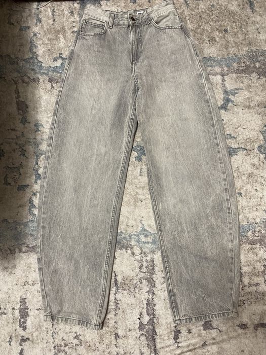 Серые джинсы от Bershka. S/M