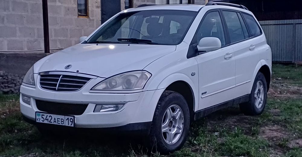 SsangYong Kyron автомобиль