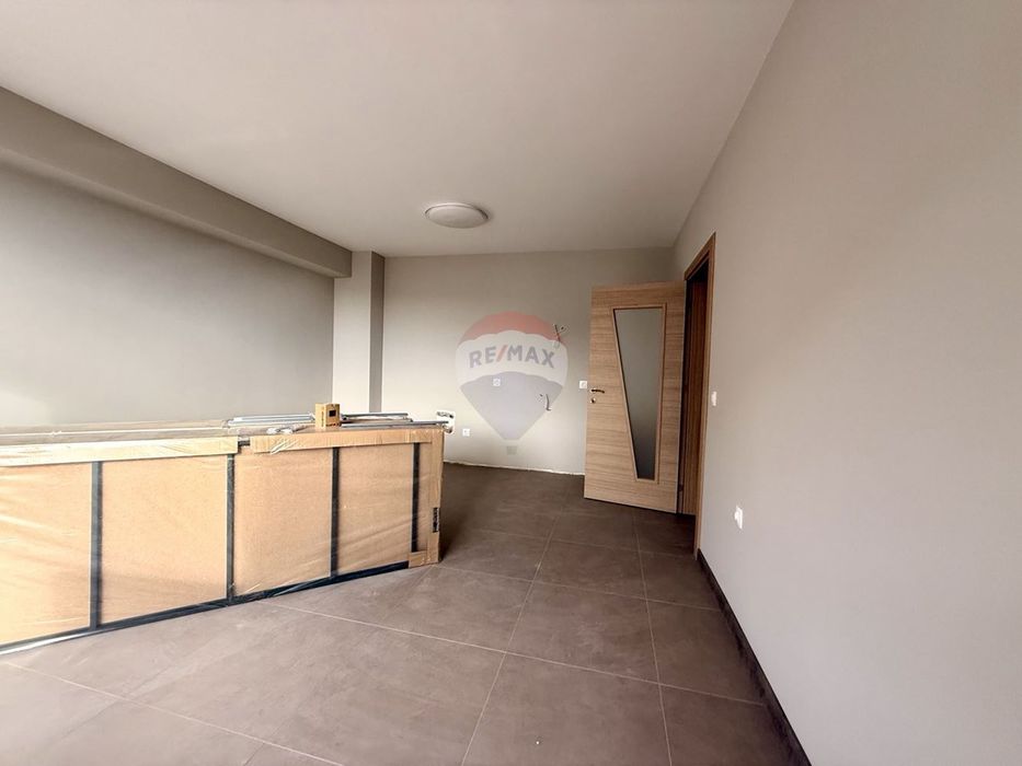 Продава се Двустаен апартамент в Варна, Виница - 69 кв.м за 1142 €/кв.м - Снимка #2