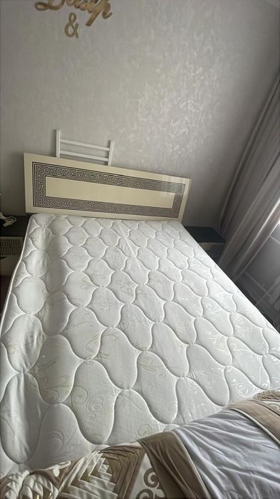 продам кровать с матрасом