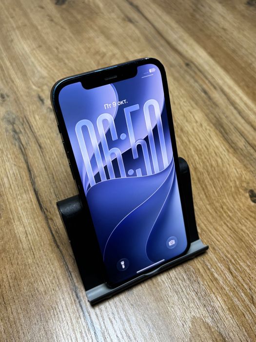 Продам айфон 12 IPhone 12