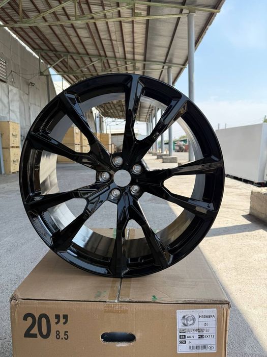 Продаётся R22 оригинальный кованные разноширокие диски