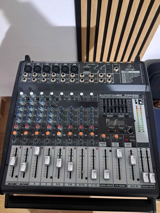 Mixer behringer PMP 500și boxă fbt în stare foarte bună