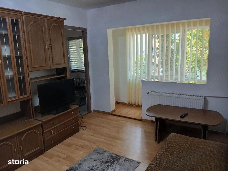 Garsoniera zona girocului Etaj 1 Pret 200 euro