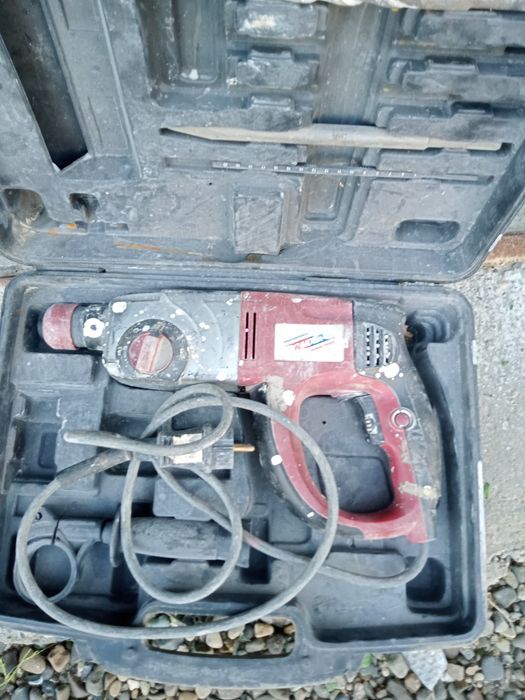 Vând mașină de gaurit