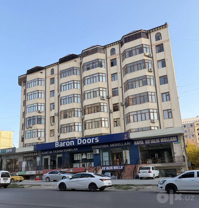 Shahar markazidan 4 xonali uyimiz sotuvga chiqti 

4х комнатная кварти