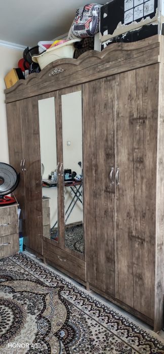 Mebel sotiladi spalniy garnitur