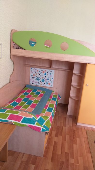 Двухярусная кровать детская.