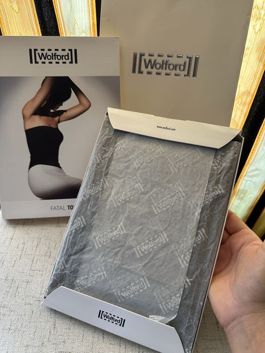 Оригинален Wolford Fatal Top, S, цвят черен