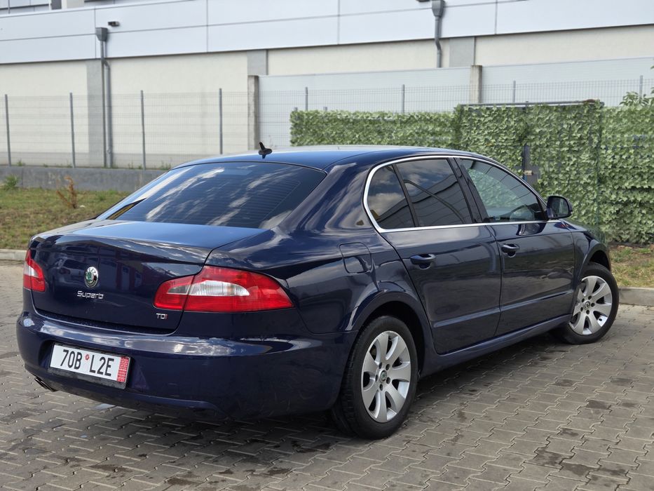 SKODA Superb 2010 — imagine 4