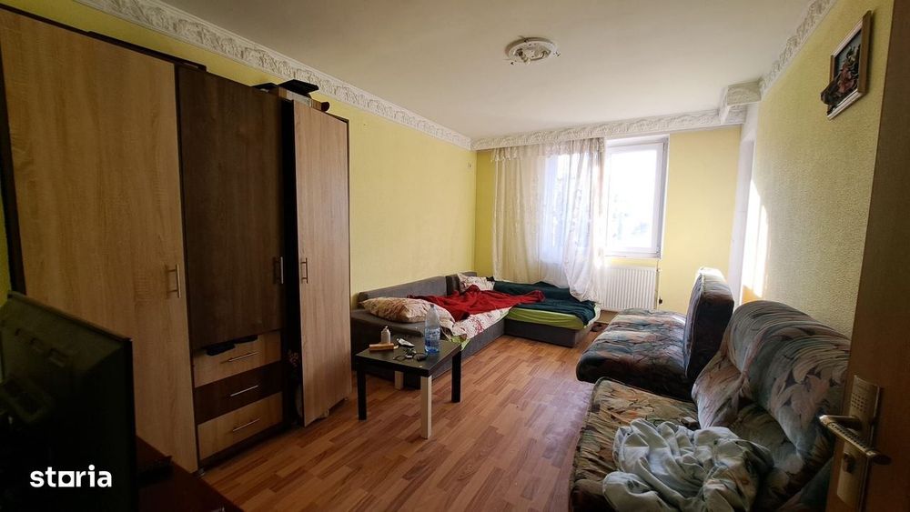 Agigea, 3 Camere Decomandat 2 Bai, Centrala Gaz, 70 Mp. Parcare, Boxa