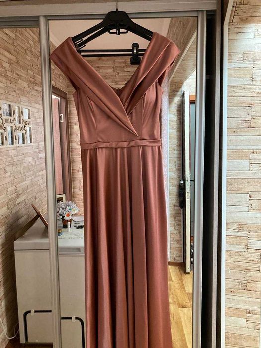 Женское больное платье