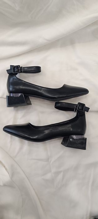 Женские туфли (черная)