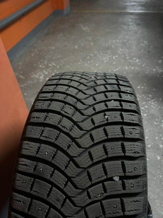 Шипованные шины Michelin на Lexus lx570. Размер 285х50х20