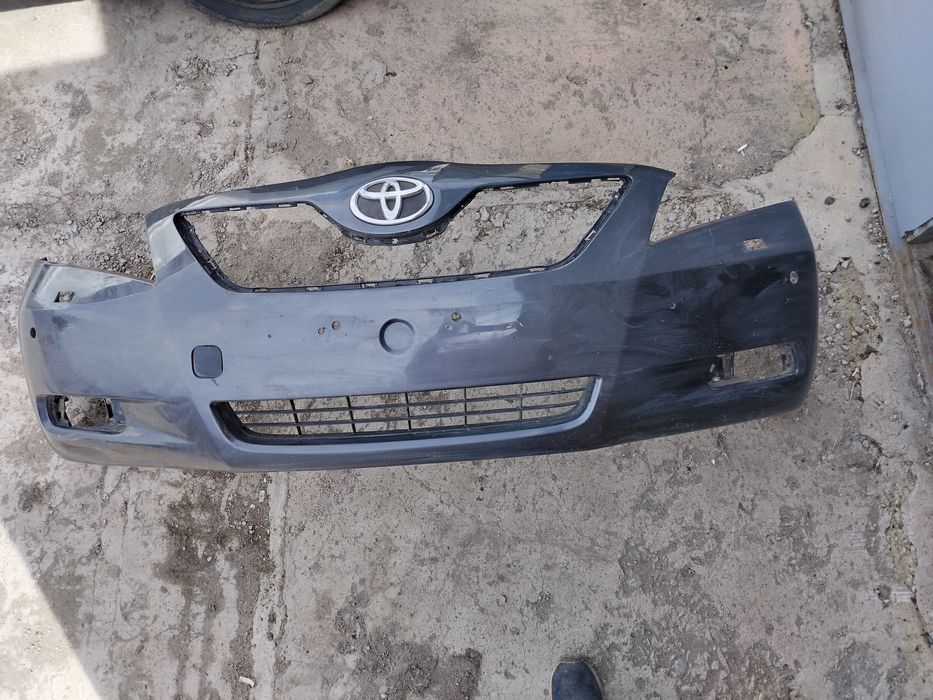 Бампер Тайота камри 40.без верхней решётки.