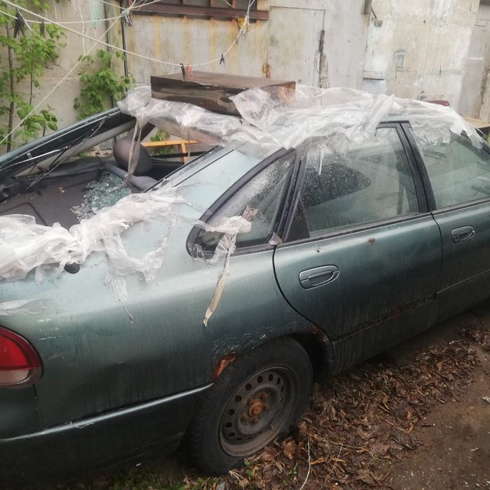 Автомобиль мазда