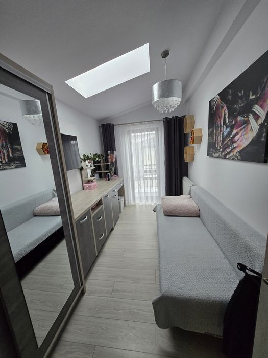 Apartament 3 camere de vânzare
