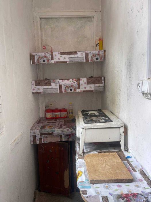 Chilonzor Metroga yaqin kvartira bor  4 kishi kerak