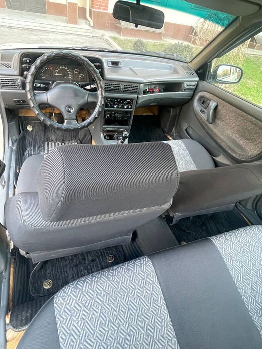 moshina 1 chi qol 
xolati yaxshi 
sons motor 1.5 benzin (gaz qoyilmaga