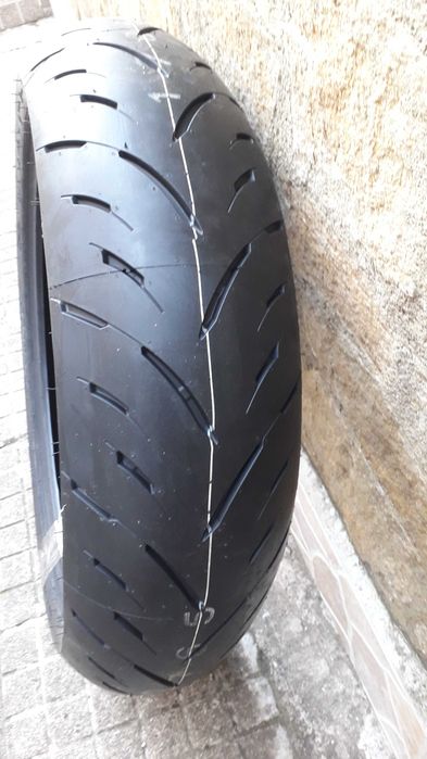 Задна мото гума.