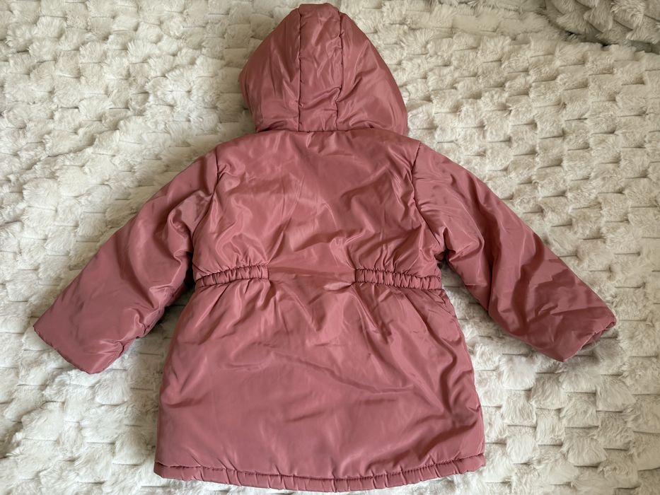 Бебешки и детски якета на марките hm и lcw.