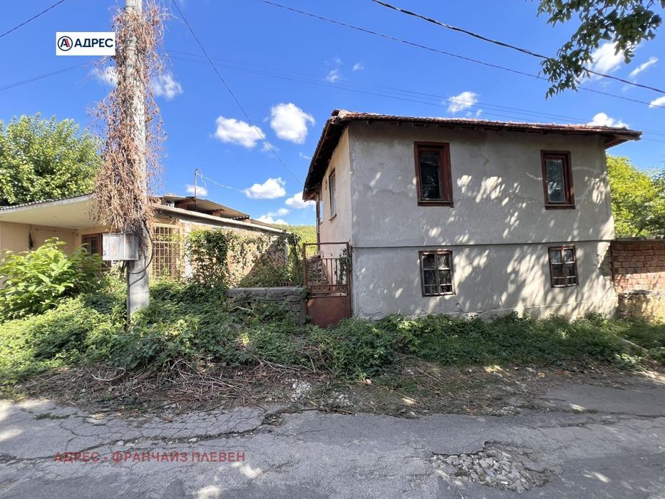 Къща в Ловеч, област-с.Горно Павликене площ 138 цена 20452