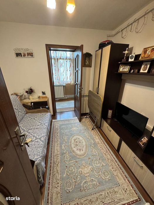 Apartament 2 camere(transformat in 3)decomandat-zona Anda