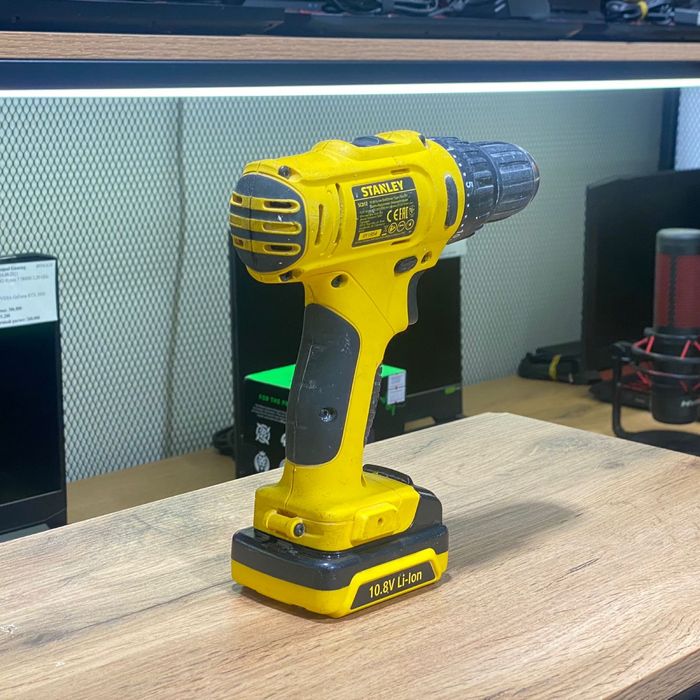 Шуруповерт Stanley SCD12, 10.8 B, 9009/А10