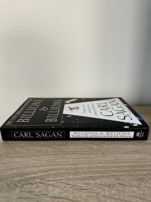 Carl Sagan Billions and Billions in limba engleza paperback