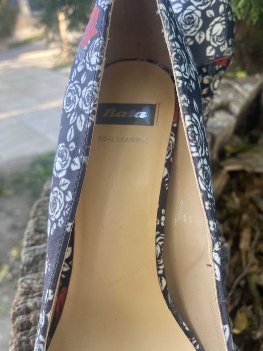 Дамски обувки с ток Bata номер 36