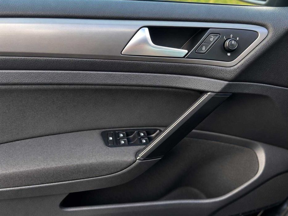 Vand Volkswagen Golf VII TDI automata inmatriculata RO impecabila posibilitate rate / leasing / creditare urgent diesel piele camera