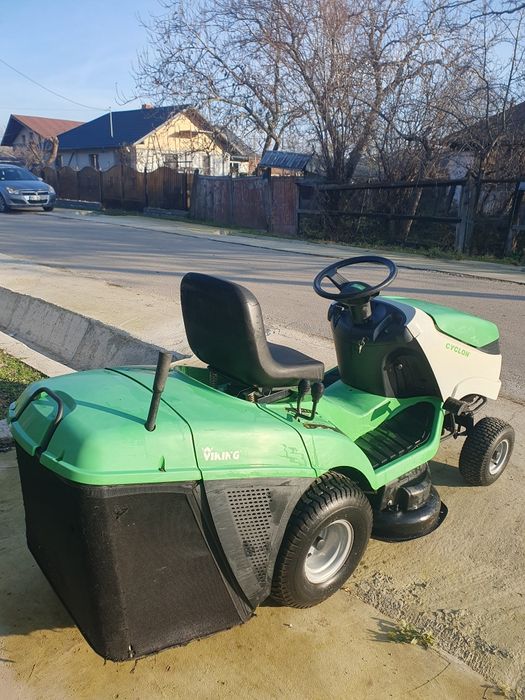 Tractoraș de tuns iarba gazon VIKING