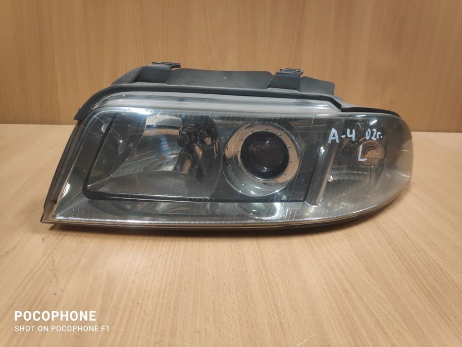 Ляв фар Audi A4 / Audi A4 1999/01г. Със Забележка!