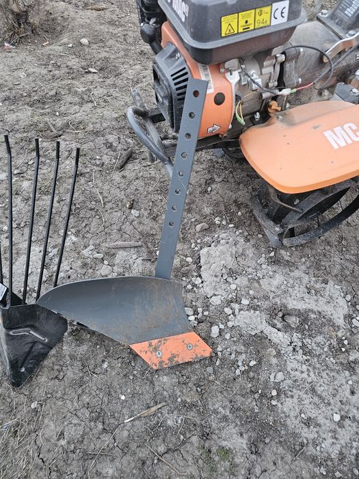 Vând motocultor!
