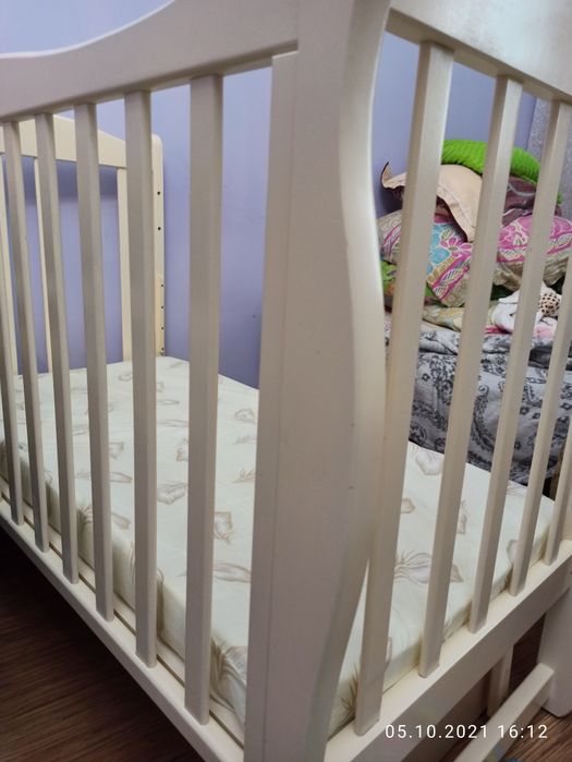 Продаю детскую кроватку