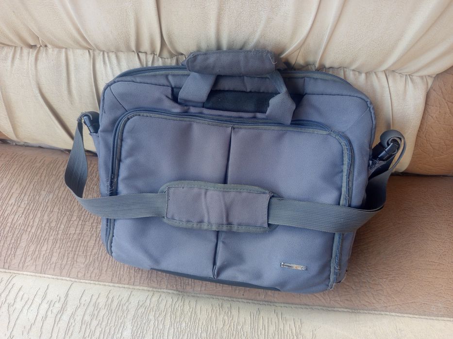 Продам ( сумка для ноутбука ) .