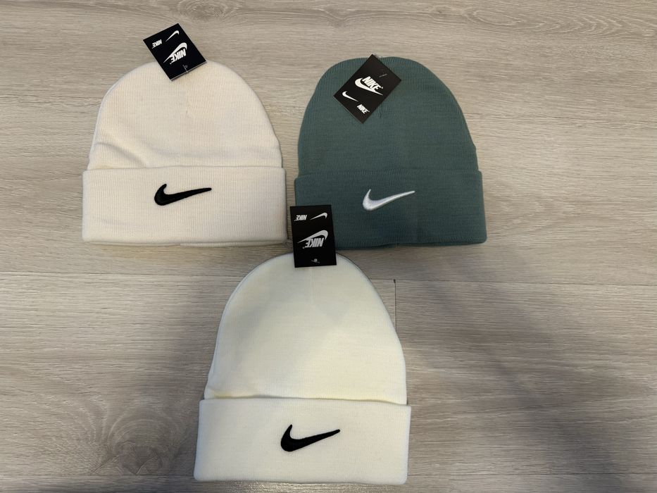 Caciuli de calitate diferite firme