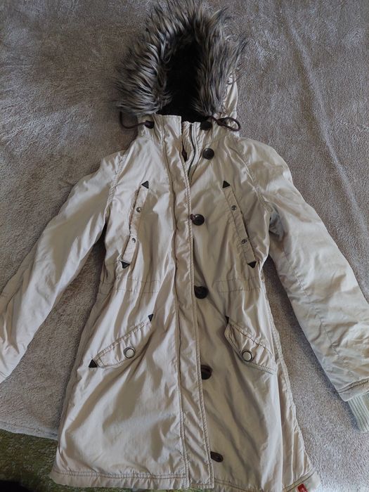 Бежово топло яке